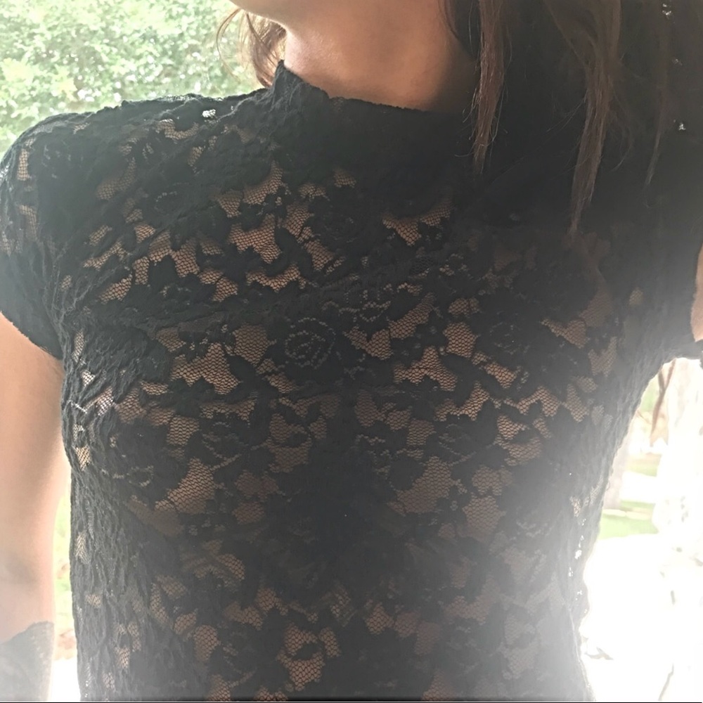 BOUTIQUE black lace crop top 👄👄